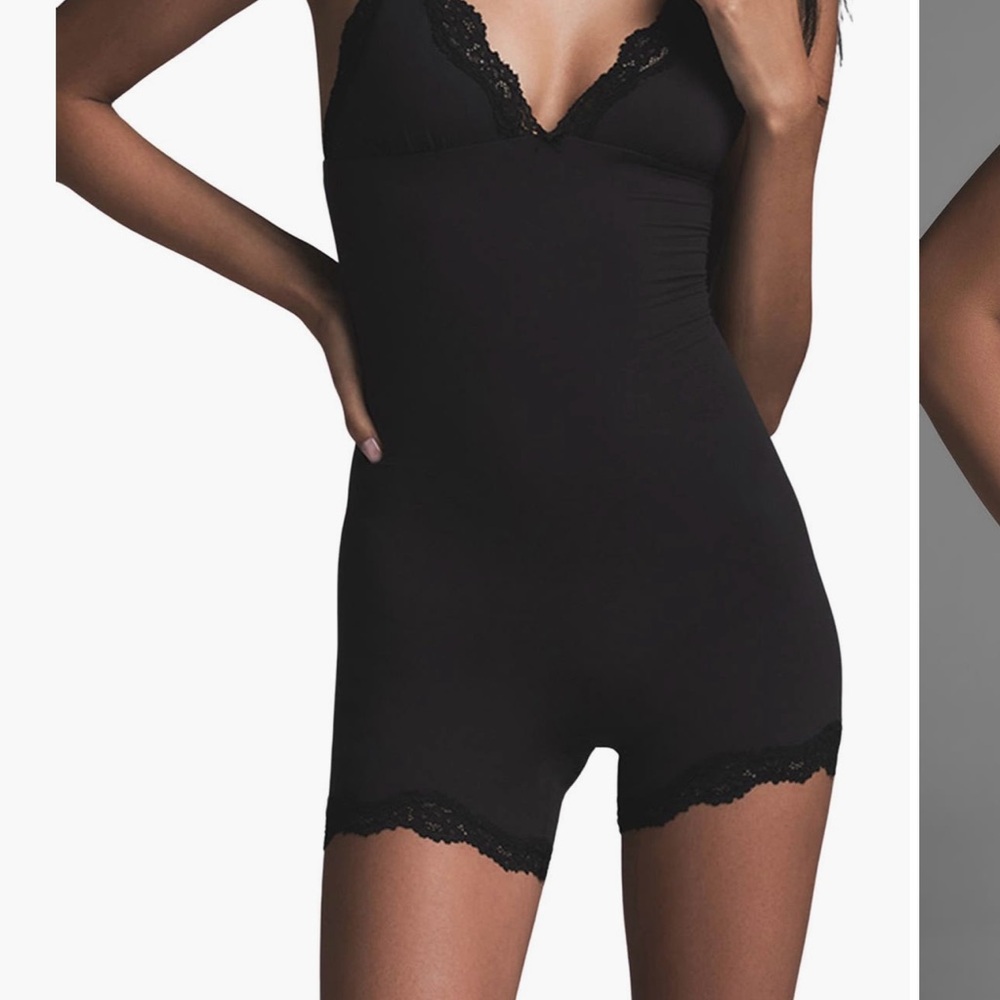 SKIMS Fits Everyone Lace Triangle Jumper Large